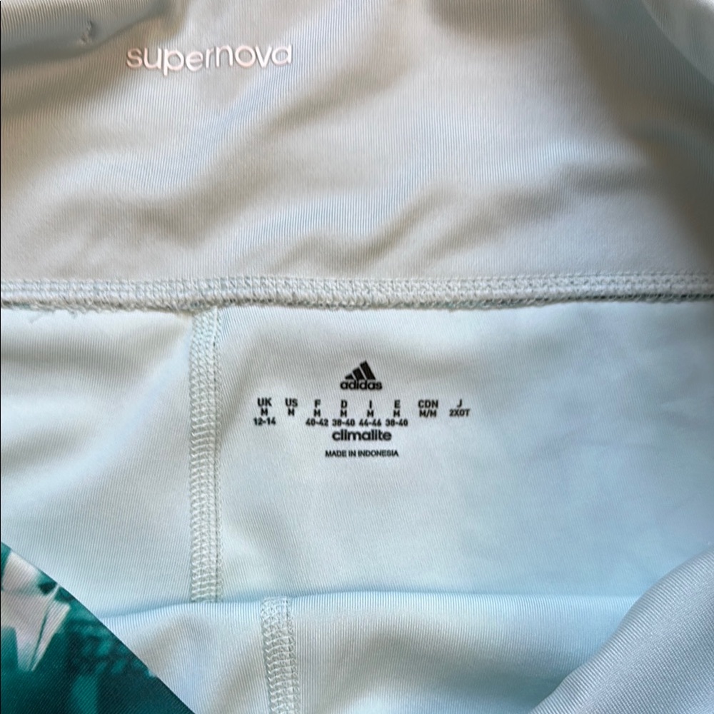 Adidas Green Leggings with Dynamic Design - Picture 3 of 5